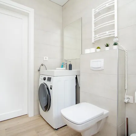 Sunny Pines Apartament