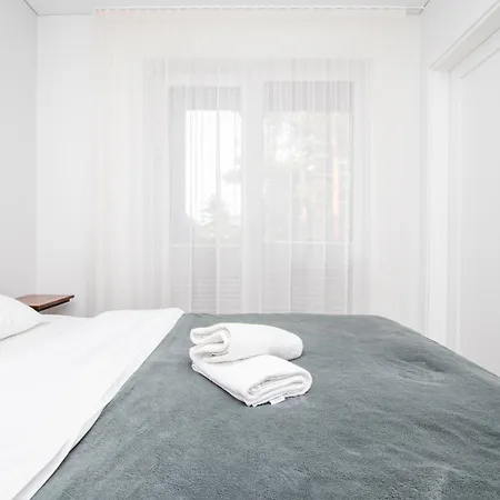 Sunny Pines Apartament *